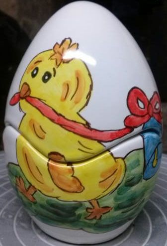 Uova pasquali decorate a mano. Ceramica di vietri.